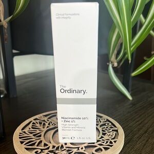Brand New In Box The Ordinary Niacinamide 10% + Zinc 1% Serum - White